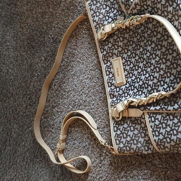 DKNY large monogram 2 way purse - Picture 12 of 16